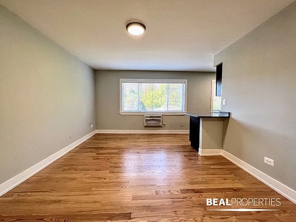2nd image of 696 Elm Pl APT 205