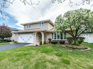 13431 Laramie Ave, Midlothian, IL 60445