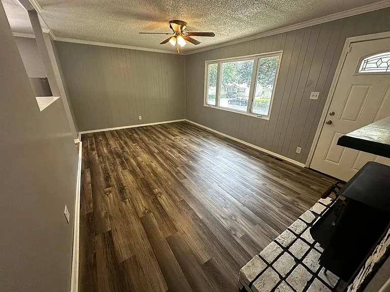 3421 Jackson St — Photo 3