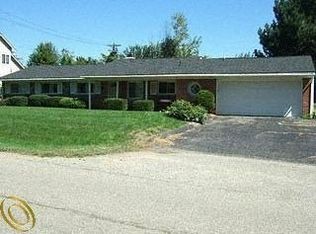 41821 Quince Dr, Novi, MI 48375