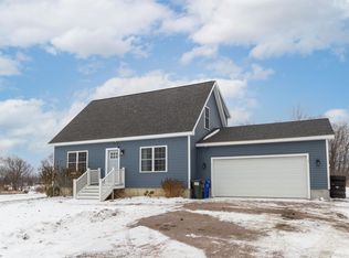 4 Hodgekins Pl, Grand Isle, VT 05458