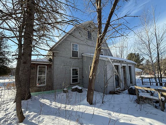 5th image of 9 Daggett Street