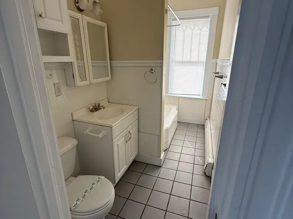 113 Bellingham St, Woonsocket, RI 02895