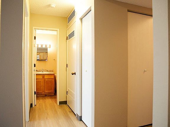 4th image of 1111 N 27th St #89ch7fmts