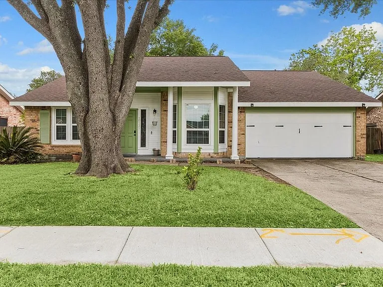 10131 Golden Sunshine Dr — Photo 1