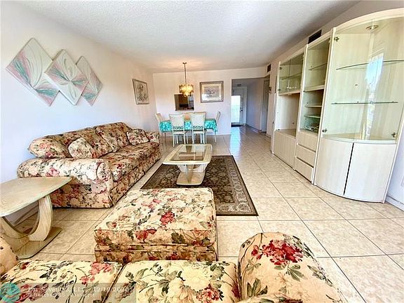 4th image of 9221 Sunrise Lakes Blvd APT 302