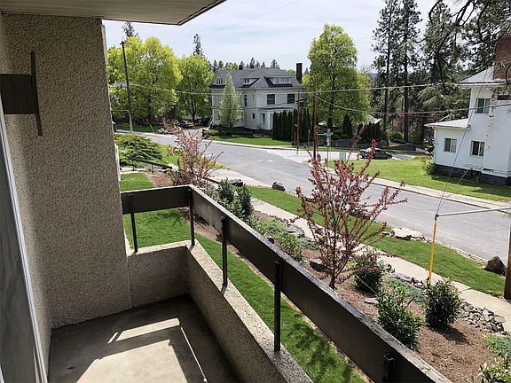 2nd image of 831 S Lincoln St APT 206