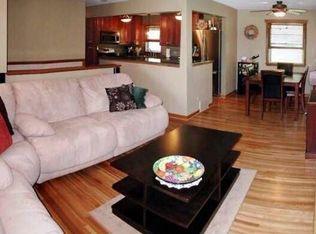 359 Grafton Ave N, Oakdale, MN 55128