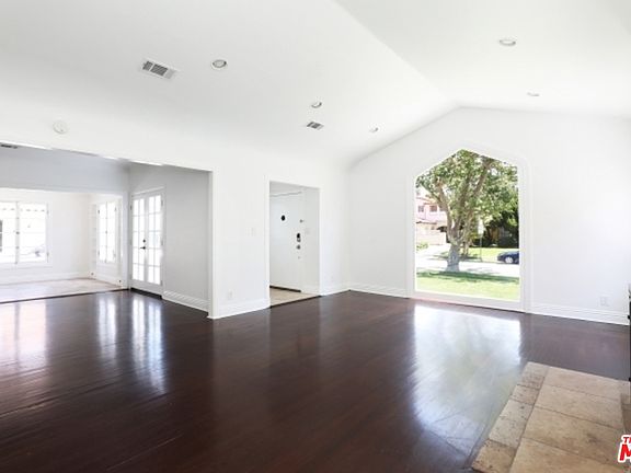 5th image of 161 S Poinsettia Pl