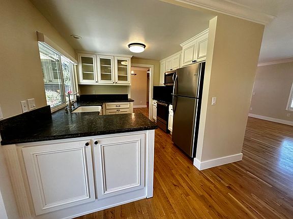 3rd image of 8853 Mission Dr