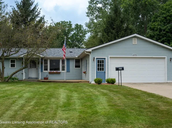 809 Beech St, Lake Odessa, MI 48849
