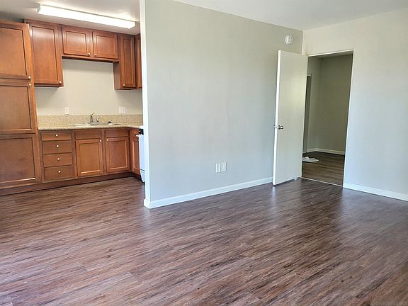 4th image of 8605 Mellmanor Dr #6