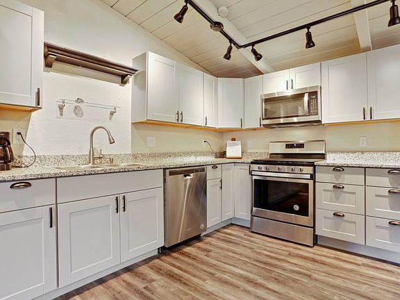 5th image of 6123 Brea Ave