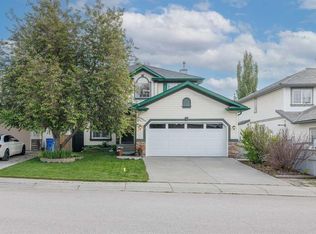 210 N Mount Douglas Ct SE, Calgary, AB T2Z3J8