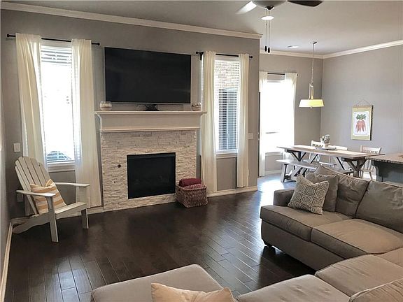 2nd image of 3317 Lakeshire Ridge Way