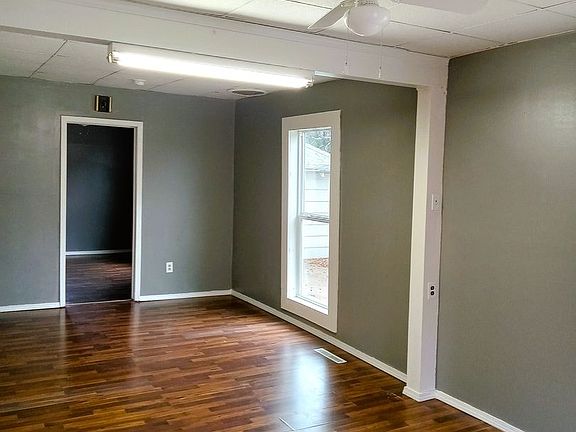 4th image of 2304 N Fairview Ave