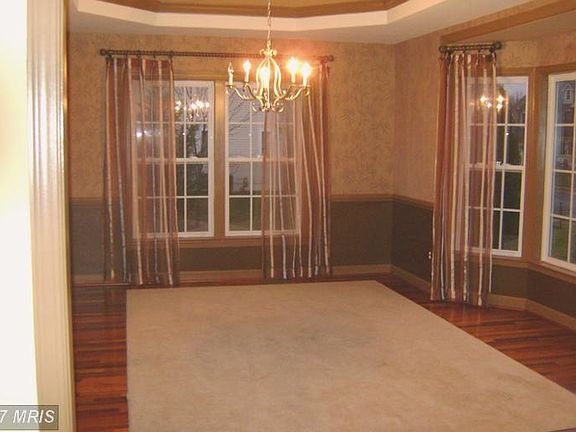 5th image of 15035 Adelman Run Ct