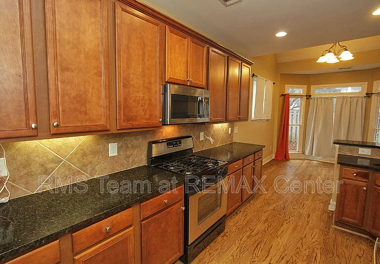 1360 Eastgate Ct SE — Photo 10