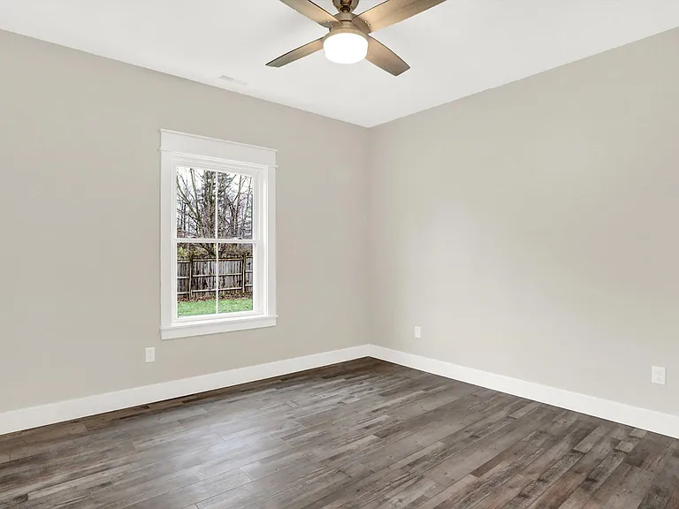 2110 S Smith Rd — Photo 17