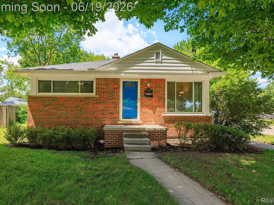 1st image of 2879 Royal Ave