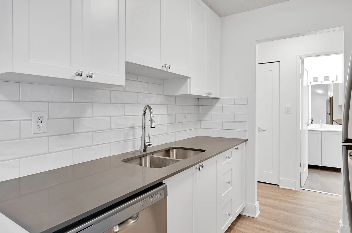 Ellery Manor Apartments — Photo 1