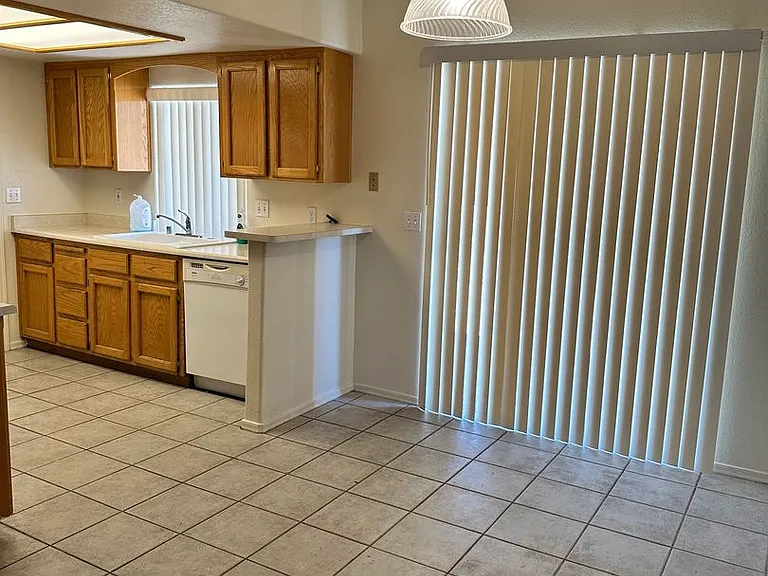 3350 Tomahawk Dr — Photo 3