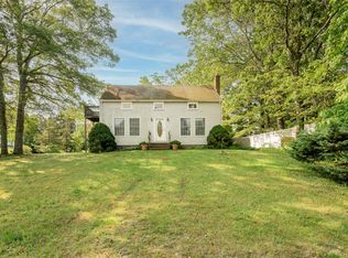 15 Holzman Dr, Hampton Bays, NY 11946