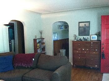 3rd image of 1128 N Congress St