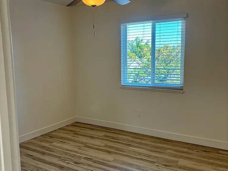 1629 Holly Dr #18 — Photo 13