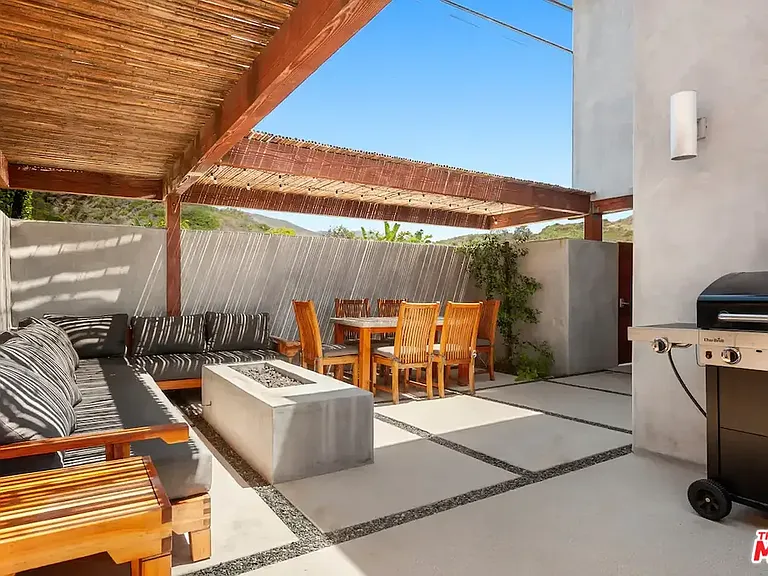 24608 Malibu Rd — Photo 10
