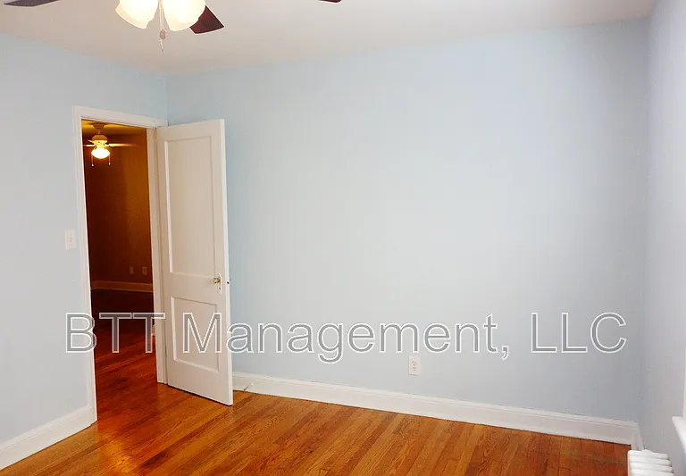 8405 Greenwood Ave #2 — Photo 15