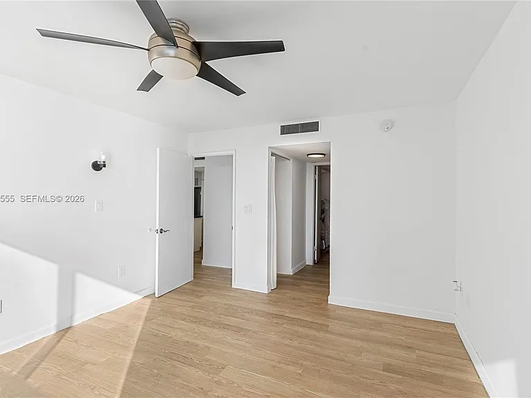 600 NE 36th St #1520 — Photo 9
