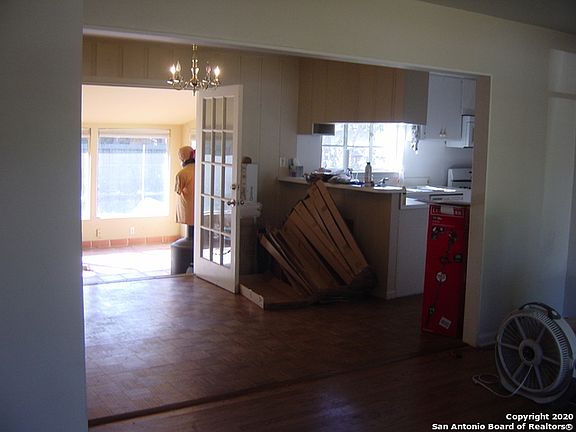 4th image of 522 E Nottingham Dr