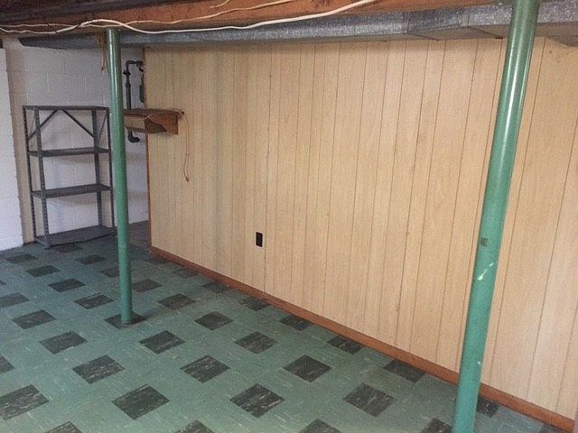 2nd image of 565 Herbert Rd
