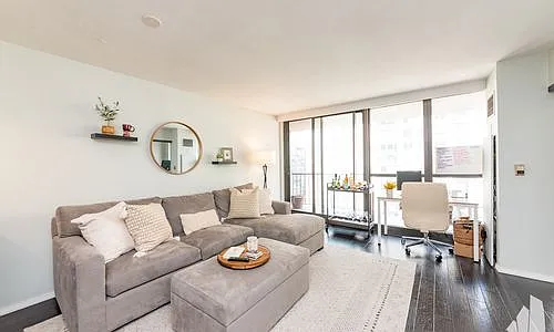 10 E Ontario St #2410 — Photo 7