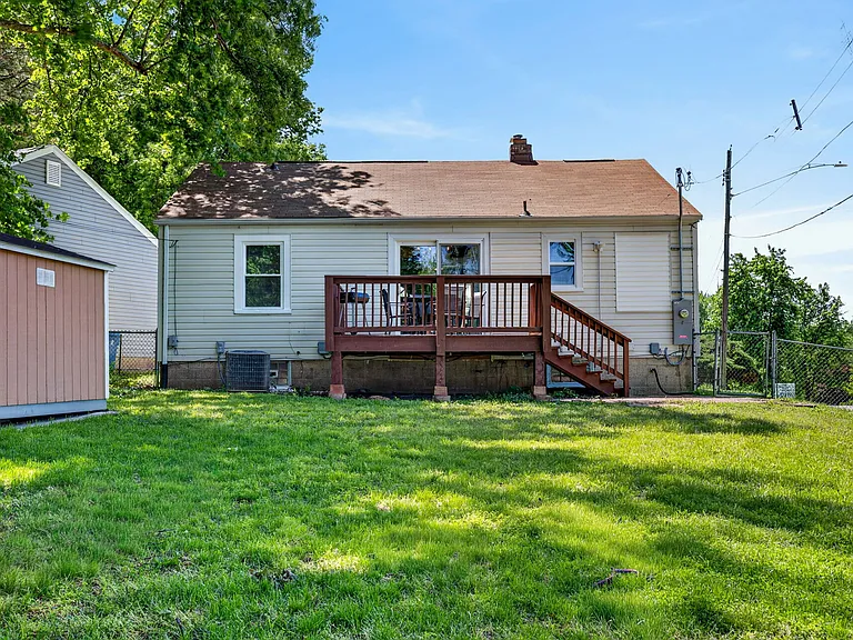 8821 Kendale Dr — Photo 40