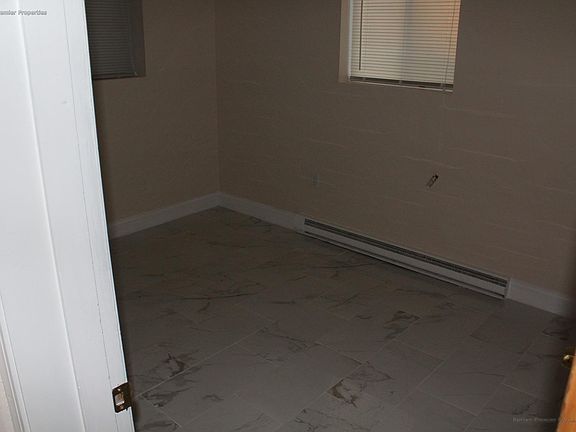 4th image of 836 Sea Street Right #4