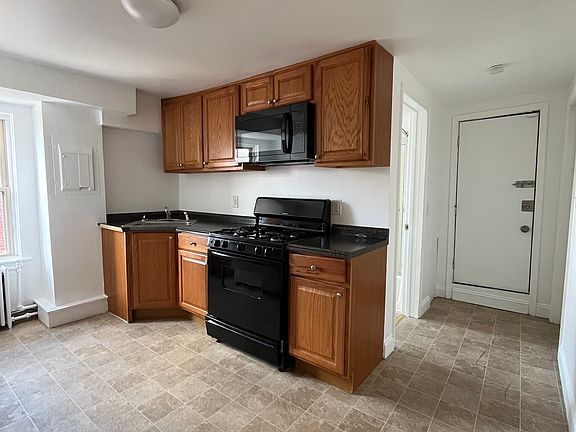 2nd image of 515 W 7th St APT 3