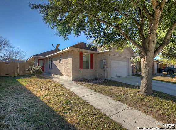 2nd image of 1668 Honeysuckle Ln