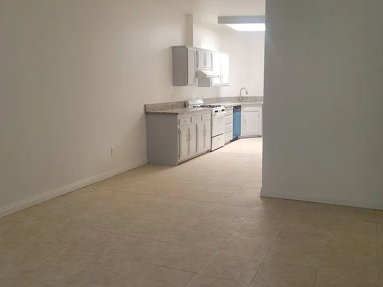 3505 Sampson Ct #D — Photo 3
