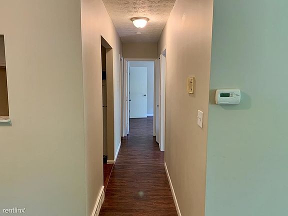 3rd image of 657 S Belvoir Blvd APT 6