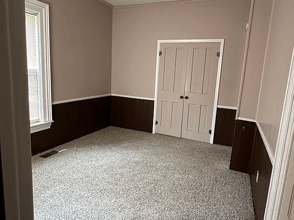 4th image of 302 W King St