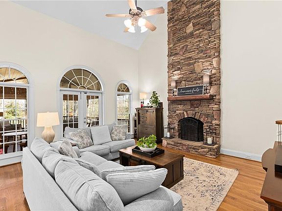 5th image of 3630 Rosebriar Cir