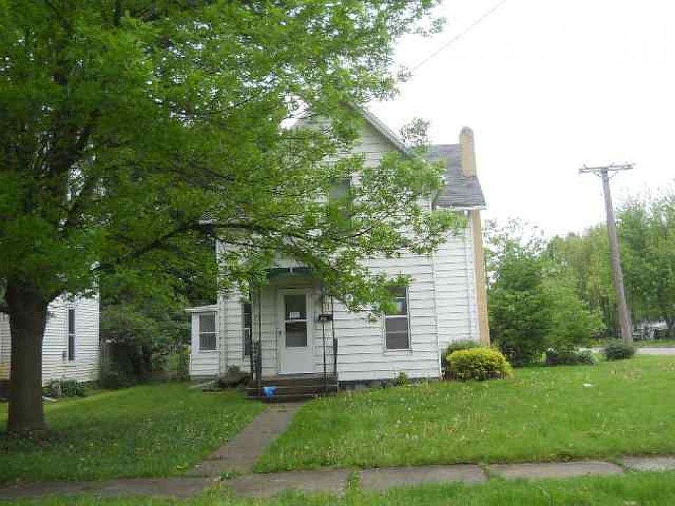 2nd image of 911 2nd Ave