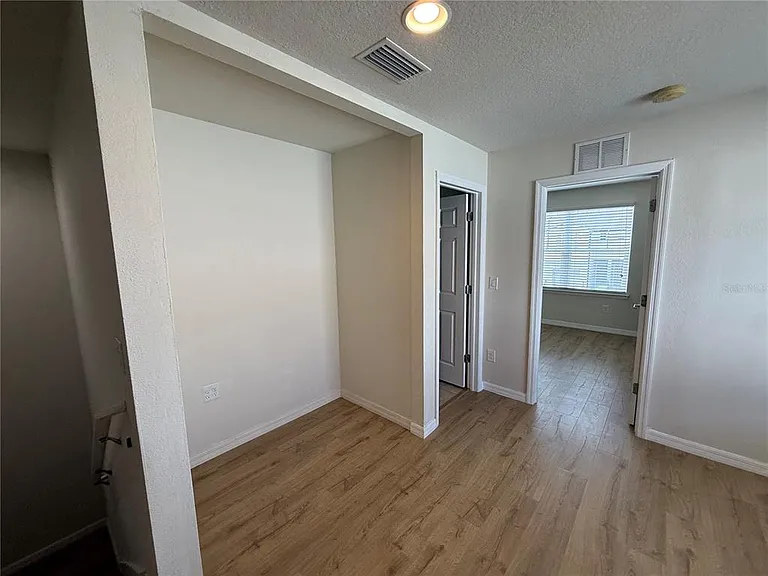 9154 Hillcroft Dr — Photo 37