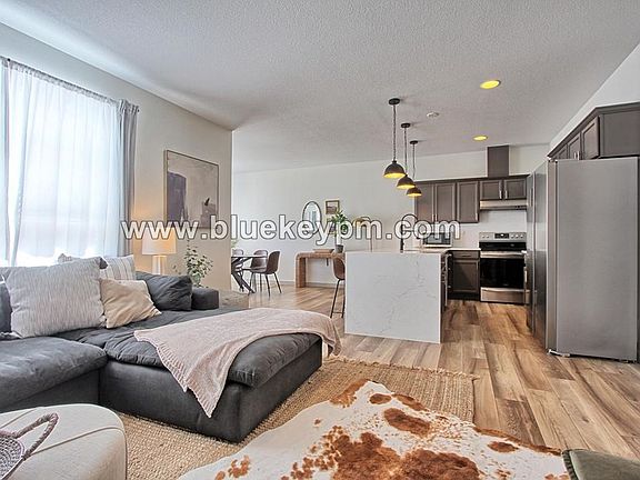 4th image of 15609 NE 17th Ct