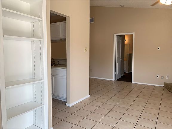 3rd image of 315 Greenlawn Blvd #315