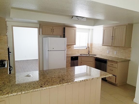 5th image of 1815 Belmont Ln #B