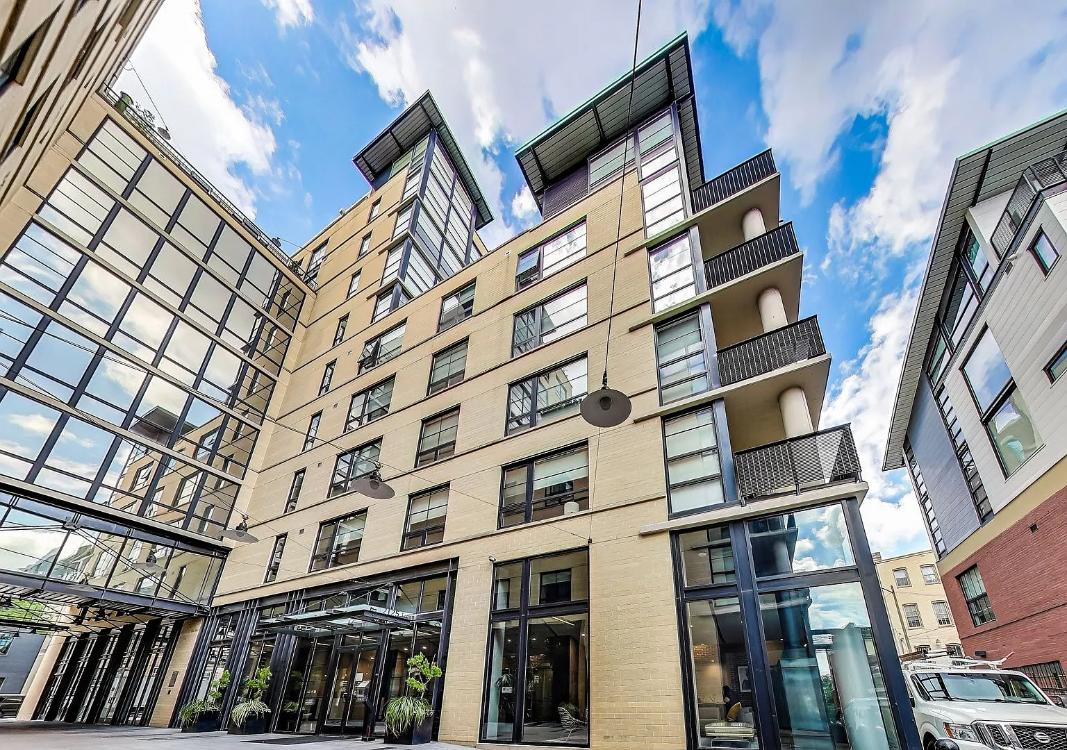 Beautiful updated 2bd/2ba condo in bustling 14th St Corridor — Photo 1