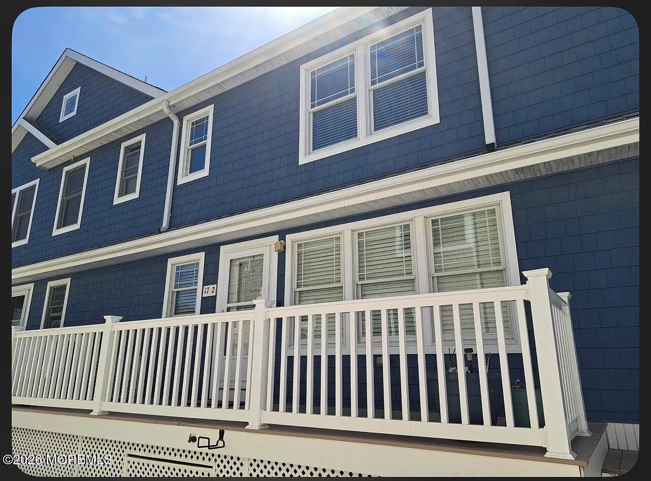 3 bed, 1316 sqft, $2,500 — Photo 2